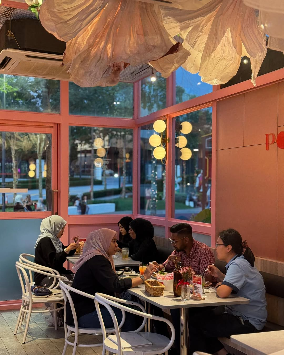 POLA-DOLA Cafe & Kitchen