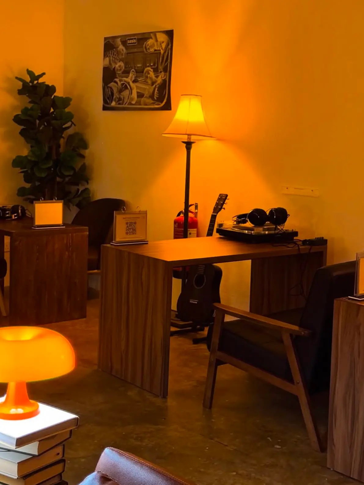 Eternyl Vinyl Cafe (Eternyl Corner) photo 5