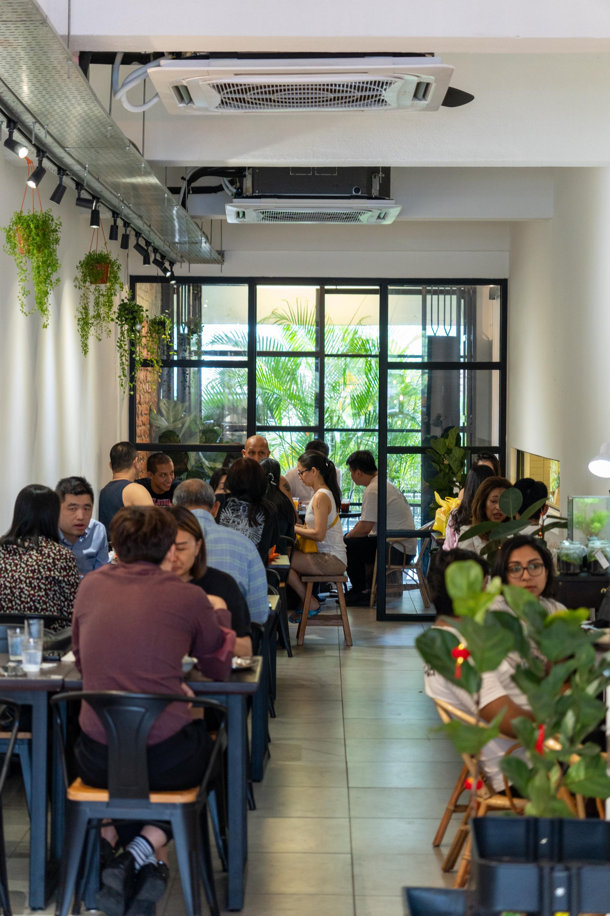 Noon Viennoiserie Cafe