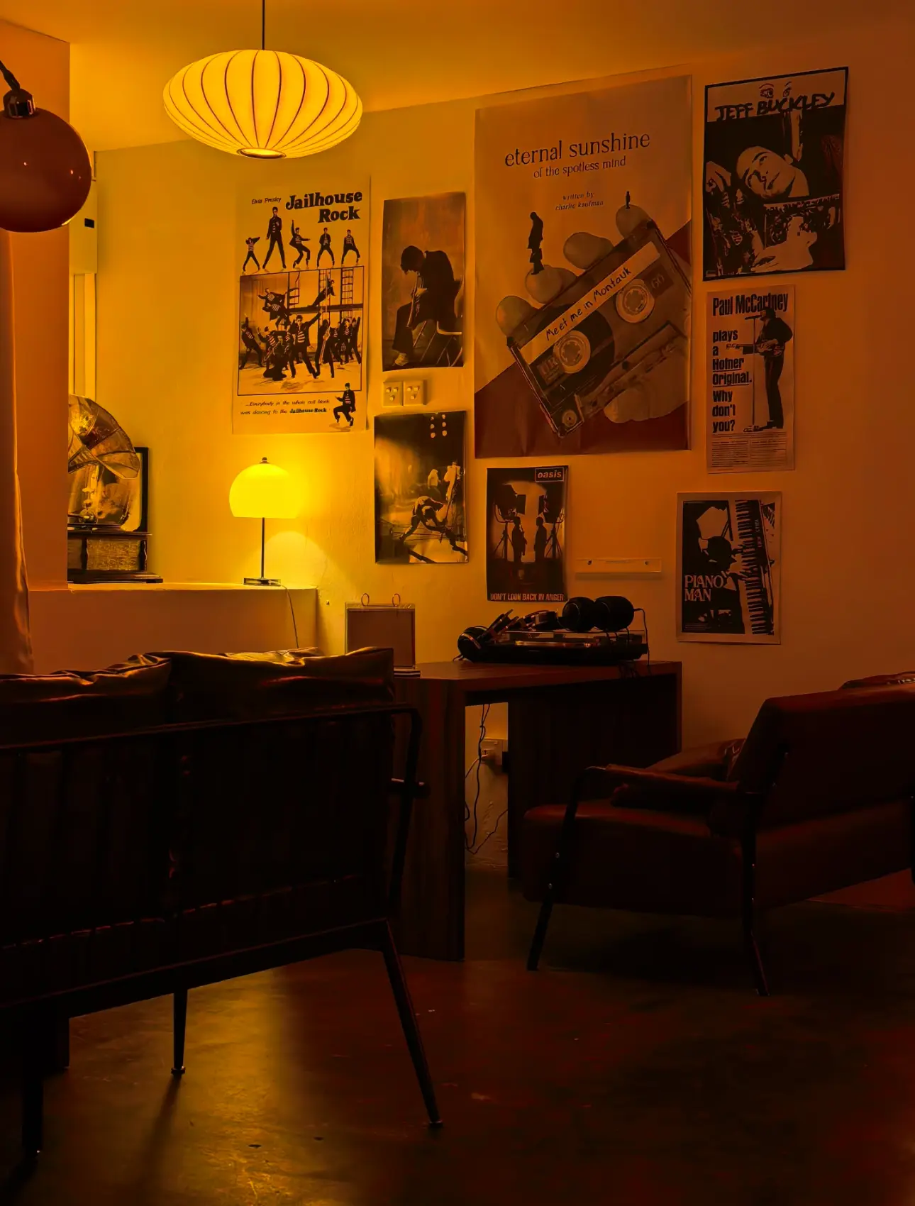 Eternyl Vinyl Cafe (Eternyl Corner)